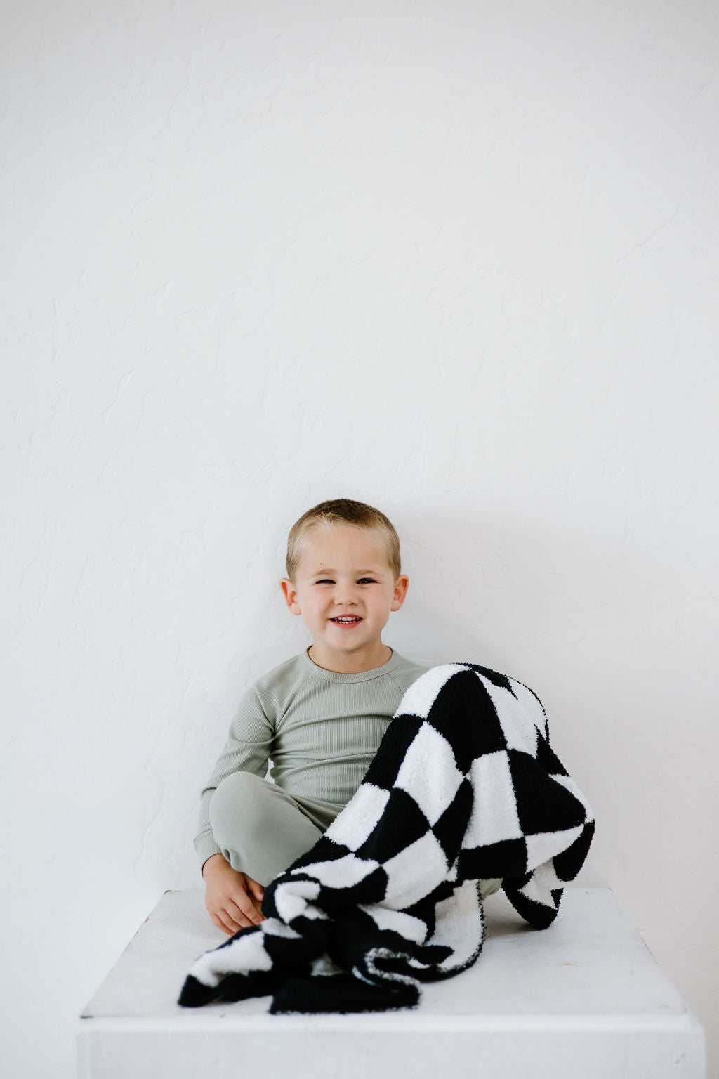 Checkered Plush Blanket | Black